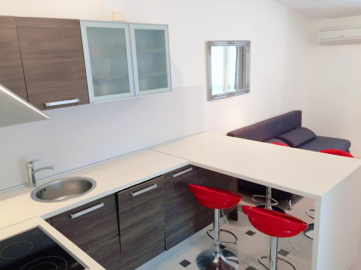 Apartment 策萨利卡 外观 照片