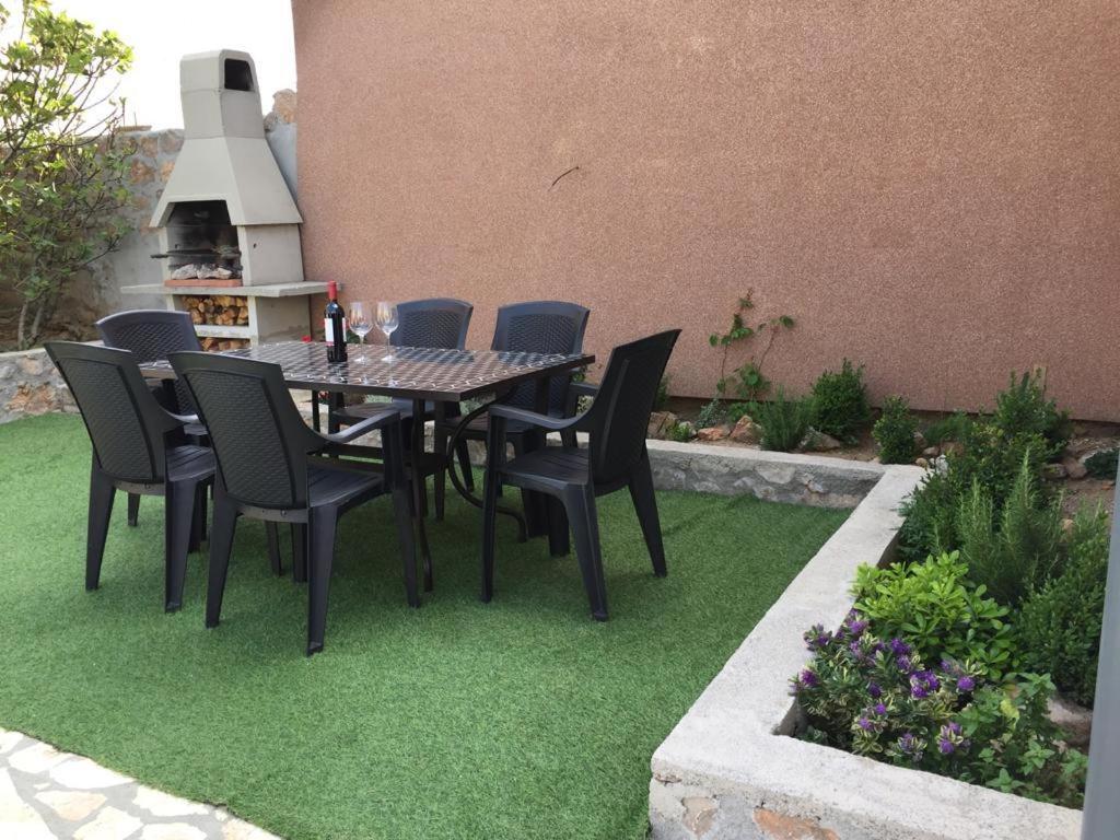 Apartment 策萨利卡 外观 照片