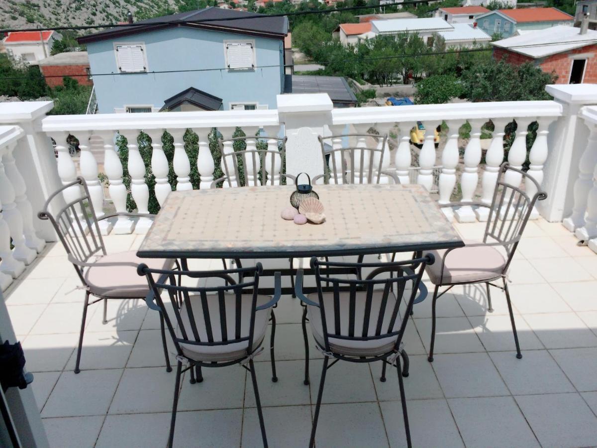 Apartment 策萨利卡 外观 照片