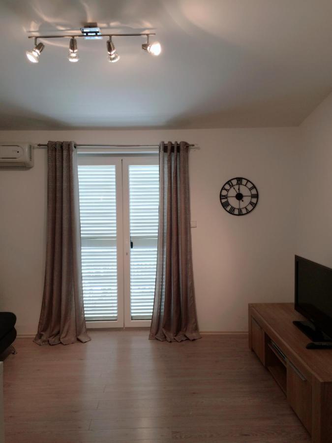 Apartment 策萨利卡 外观 照片