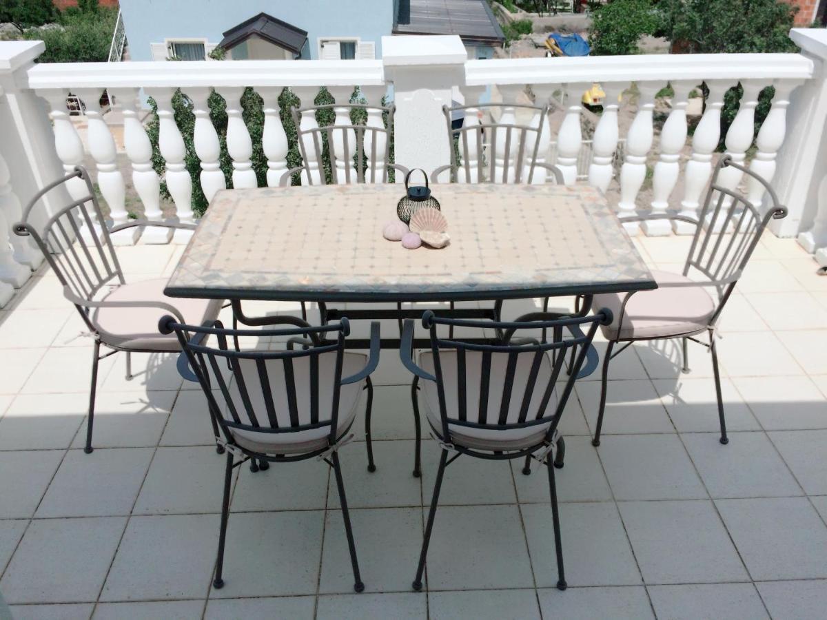 Apartment 策萨利卡 外观 照片