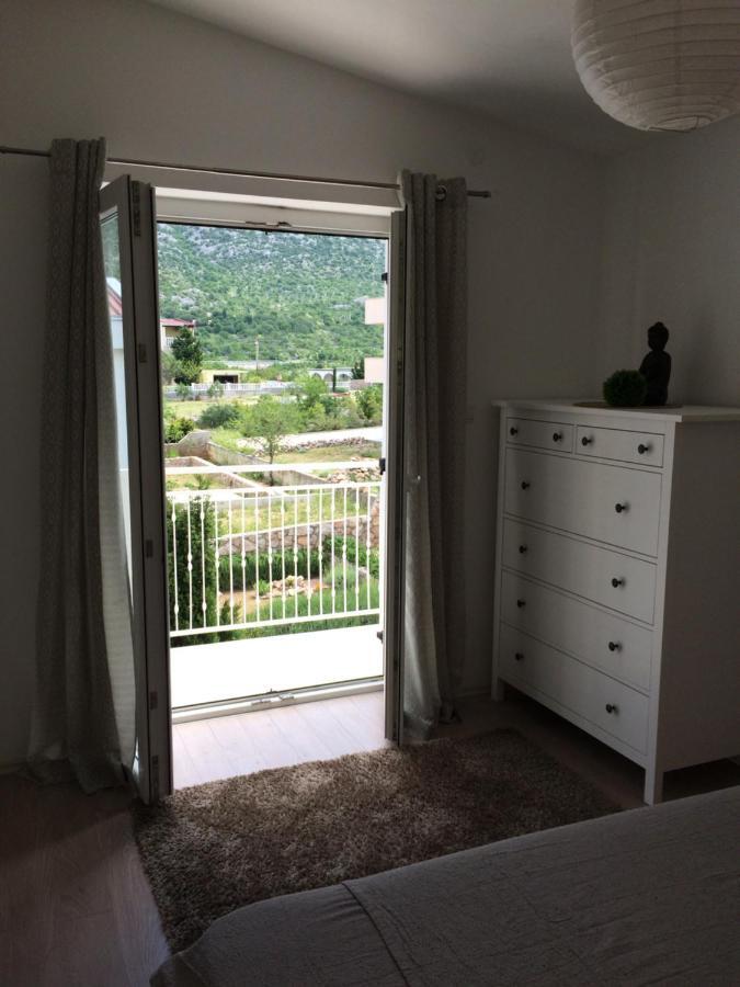 Apartment 策萨利卡 外观 照片